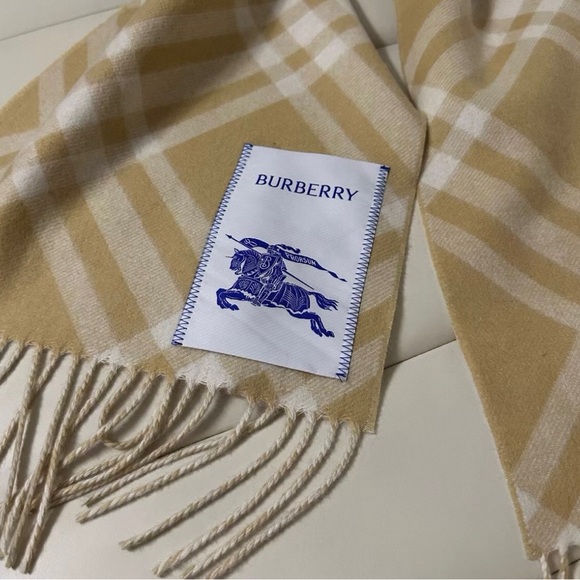 Burberry Tan and Cream Check Scarf - Picture 5 of 6